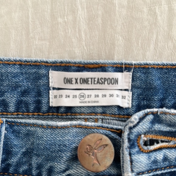 One Teaspoon Bandits Shorts - Picture 3 of 4